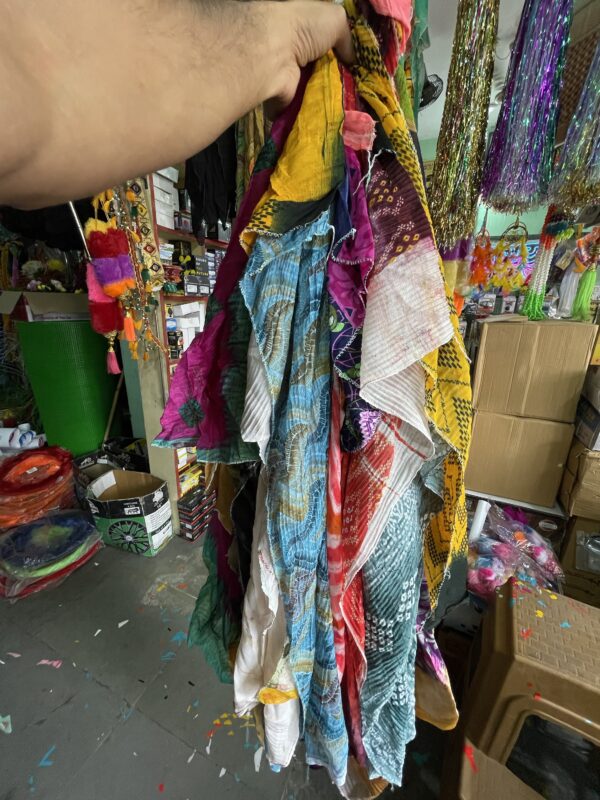 Colour odhni, colour chindi (12 pis) 12 alag alag colours😍