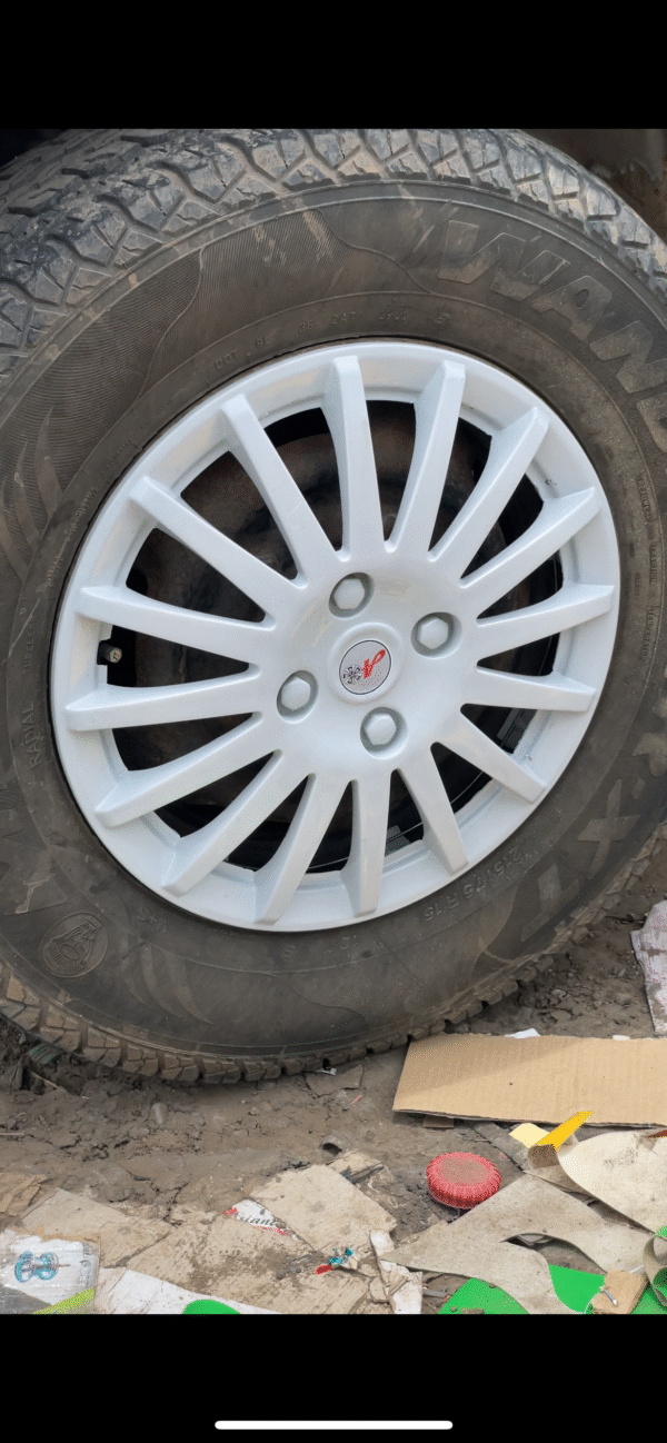 img_8243-2 (2 Pis) White Camry Wheel Cap 15”inch / व्हाइट व्हील कैप 15”इंच- (2-नग)