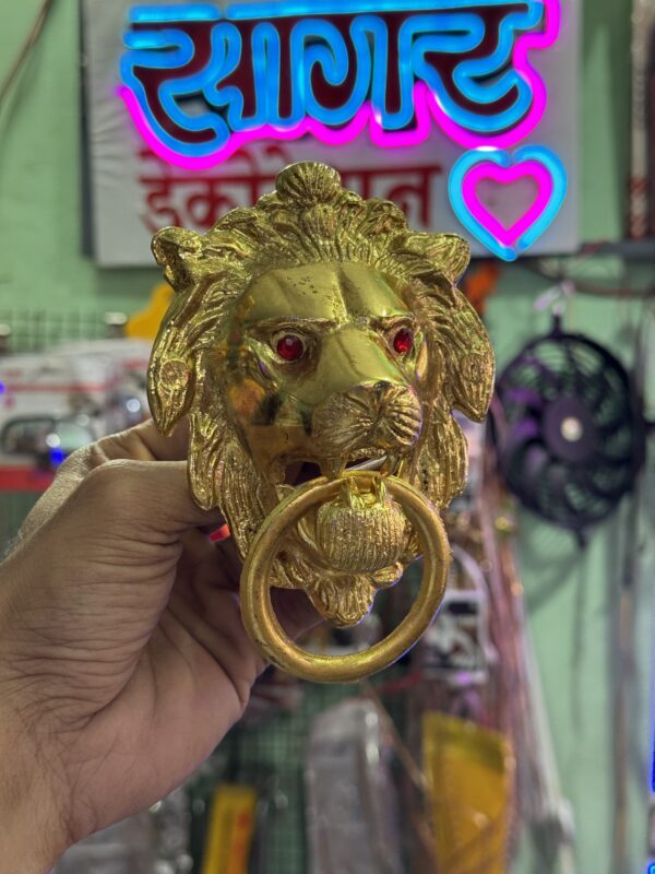 Golden Lion / Golden Kada / Lion