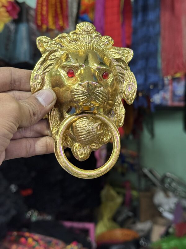 Golden Lion / Golden Kada / Lion