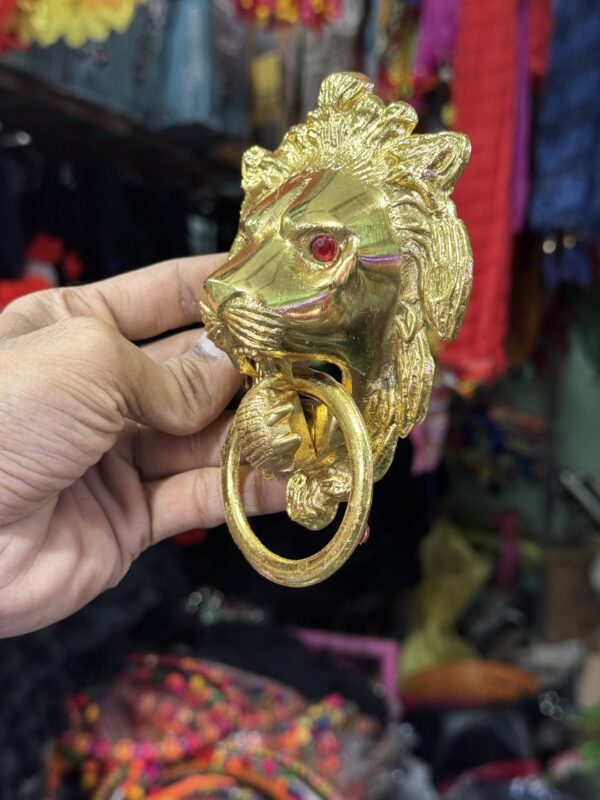 Golden Lion / Golden Kada / Lion