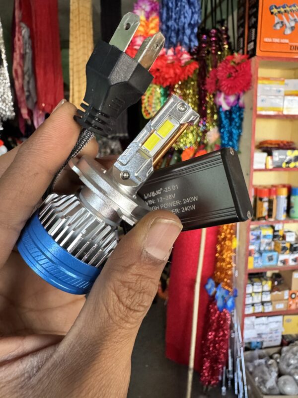 240 Watt High Power LiU HjG Original bulb (1 Year Warranty) [12volt / 24volt Common]
240 वॉट हाई पावर LiU HjG ओरिजनल व्हाइट बल्ब (1 साल फुल वारंटी) [12 वोल्ट /24 वोल्ट कॉमन]