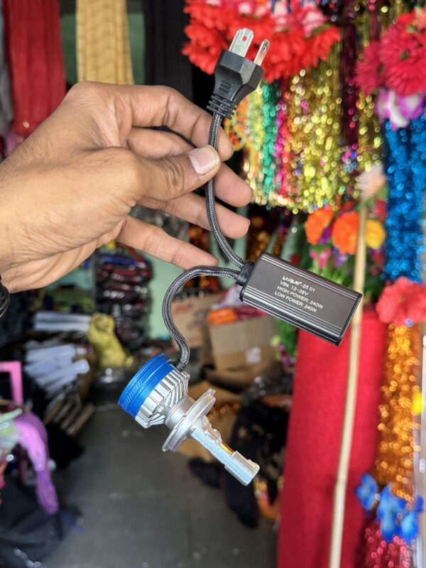 240 Watt High Power LiU HjG Original bulb (1 Year Warranty) [12volt / 24volt Common]
240 वॉट हाई पावर LiU HjG ओरिजनल व्हाइट बल्ब (1 साल फुल वारंटी) [12 वोल्ट /24 वोल्ट कॉमन]