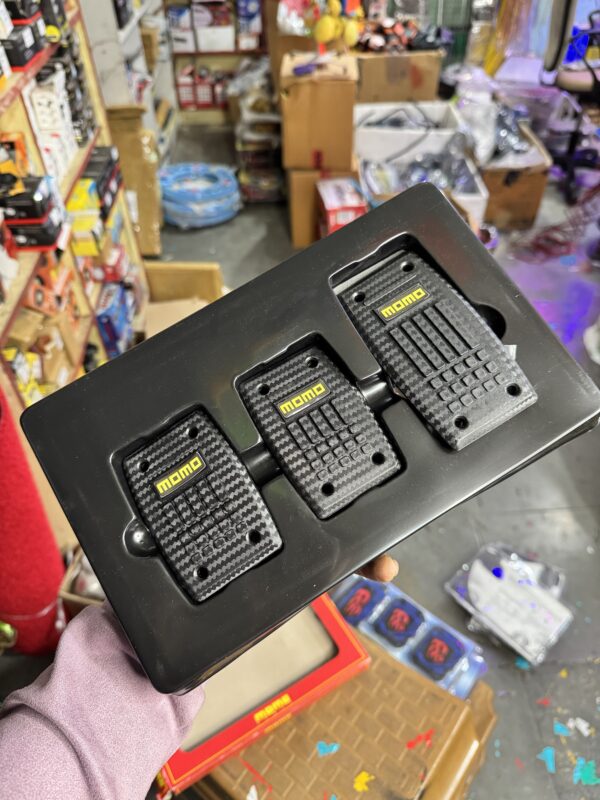 img_1026 MOMO Clutch, Break, Accelerator Kit (Universal Fitting) carbon fiber finish
मोमो क्लच, ब्रेक, एक्सीलरेटर किट (सभी गाड़ियो में लग जाएगा) कार्बर फाइबर फिनिश