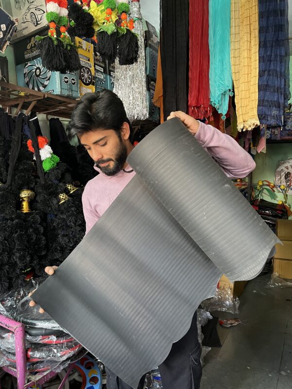 5.5 feet black rubber (tyre sole) [size- 5.5 feet X 1.5 feet]