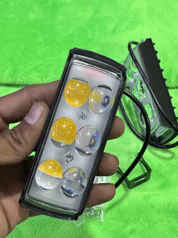 img_1472 6 lens police fog lamp with police flashers. White, Yellow, warm white + Red & blue flashing parking