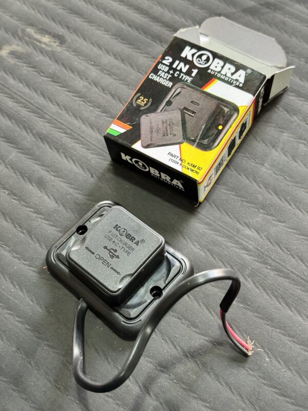 KAM-92 kobra mini usb + c type charger with fast charging support 12/24 volt common