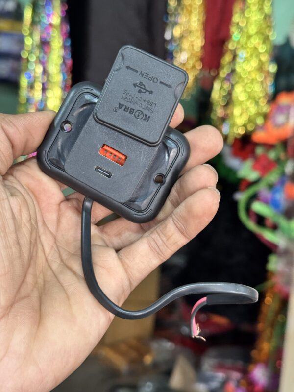 KAM-92 kobra mini usb + c type charger with fast charging support 12/24 volt common