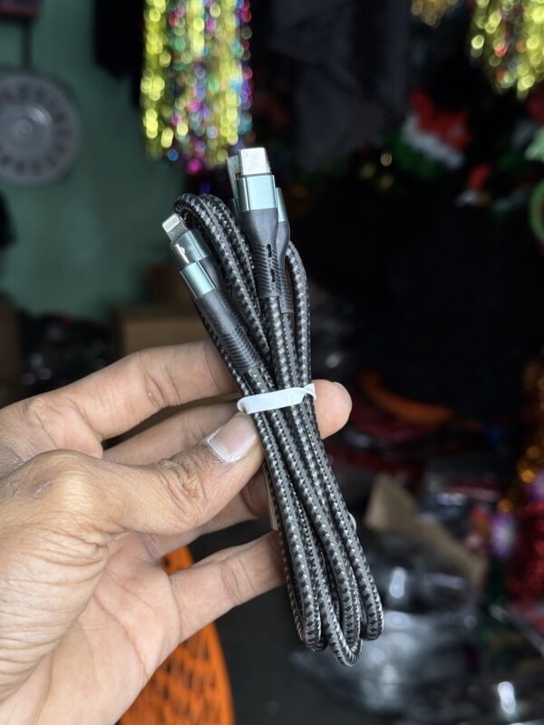 145 watt fastest charger ever in car charger 12/24 volt common it will charge your phone with is 22 minutes 145 वाट अब तक का सबसे फ़ास्टेस चार्जर, 12/24 वोल्ट कॉमन में आएगा और ये आपके फ़ोन को सिर्फ़ 22 मिनट्स में चार्ज कर देगा