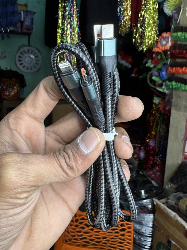 145 watt fastest charger ever in car charger 12/24 volt common it will charge your phone with is 22 minutes 145 वाट अब तक का सबसे फ़ास्टेस चार्जर, 12/24 वोल्ट कॉमन में आएगा और ये आपके फ़ोन को सिर्फ़ 22 मिनट्स में चार्ज कर देगा