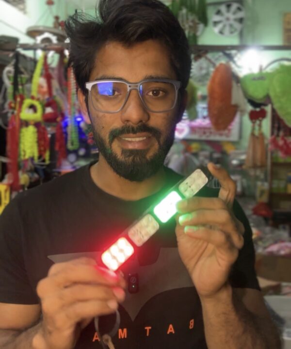 4 box police light {4 - pis} 12volt / 4 बॉक्स वाली पुलिस लाइट {4 पीस आयेगा} 12वोल्ट में
