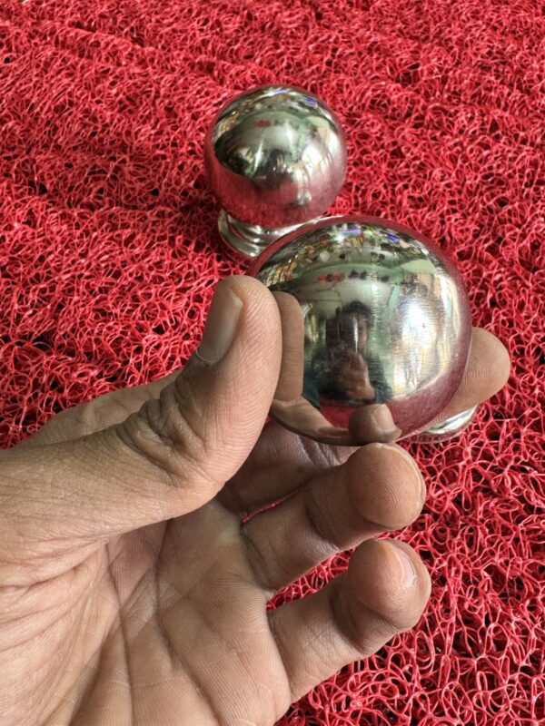 2” inch Steel Balls with 🔩 thread inside, for wheel caps and multiple uses for show (2 pis) / 2” इंची स्टील बॉल (अंदर से थ्रेड), व्हील कैप और अन्य बोहोत से शो करवाने के लिए. (2 पीस आयेगा)