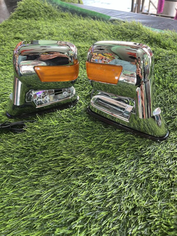 Bonnet mirror with chrome finish universal fitting