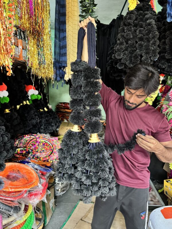30 Ladi Regular choti / 30 लड़ी रेगुलर चोटी/ 30 गोंडे/ 30 Ladi Gonde full size