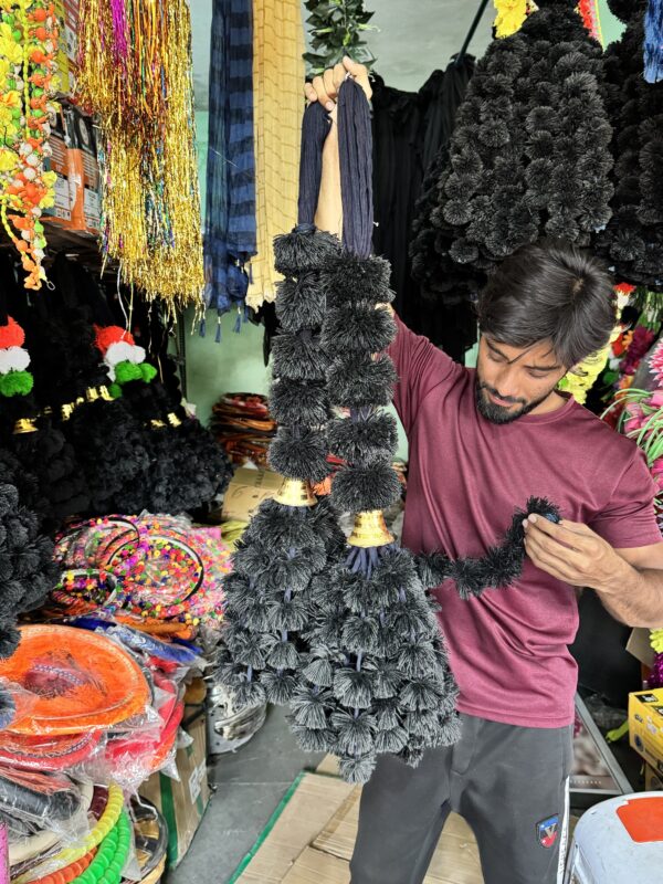 30 Ladi Regular choti / 30 लड़ी रेगुलर चोटी/ 30 गोंडे/ 30 Ladi Gonde full size