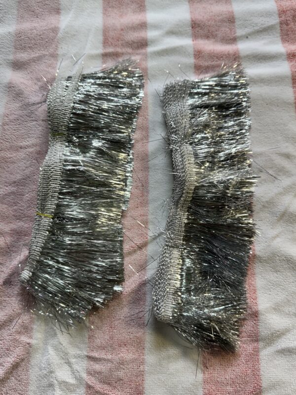img_5786 2 pis *Silver chamki bundle / kiran less/ chamki less/ chamki patta / 2 पीस आयेगा/ हेवी क्वॉलिटी और पक्की ज़री में बना/ सिल्वर कलर लेस